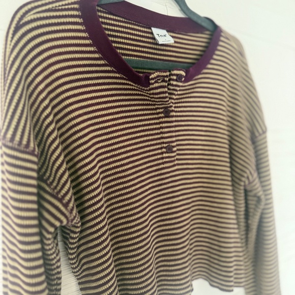 Aritzia | TNA Ribbed Henley Long Sleeve Top | Size Small - Picture 4 of 7